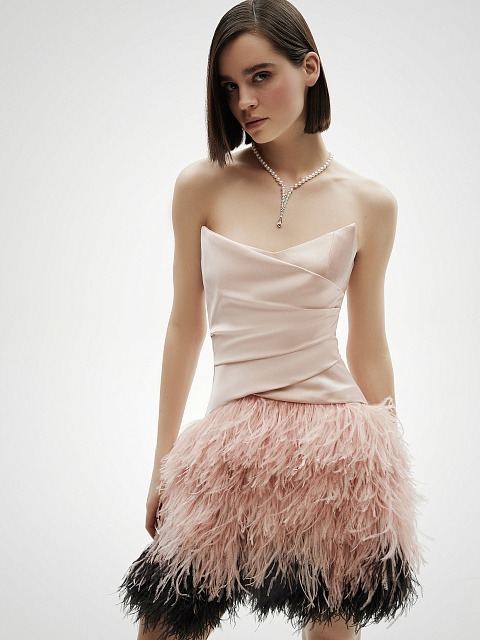 Розовое платье-мини из шелка с перьями, 2