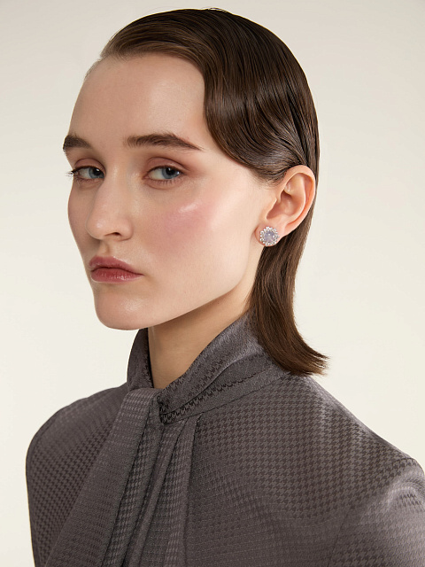 Пусеты из белого золота с халцедоном и бриллиантами, 2 Пусеты из белого золота с халцедоном и бриллиантами, 2