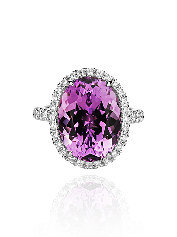 Кольцо из белого золота с овальным аметистом и бриллиантами, 2