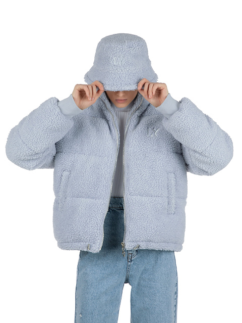 Светло-голубая панама из эко-меха с вышивкой LY, 3