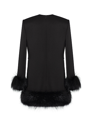 Черное платье-мини с кружевом и мехом, 2