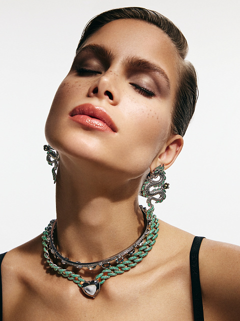 Серьги из черненого золота с изумрудами и черным жемчугом, 3 Серьги из черненого золота с изумрудами и черным жемчугом, 3