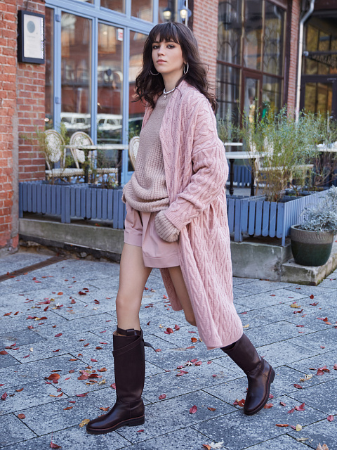 Розовый вязаный кардиган с косами, 4 Розовый вязаный кардиган с косами, 4