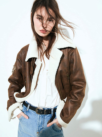 Коричневая укороченная дубленка из эко-меха, 2