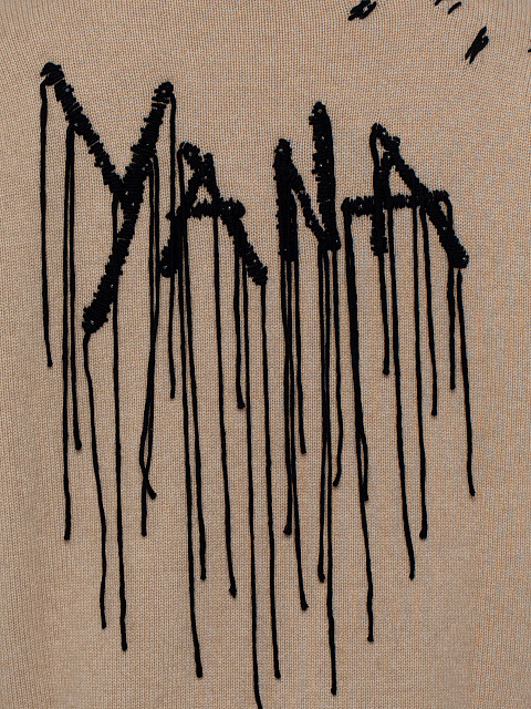 Бежевый кашемировый свитер с черной вышивкой, 4