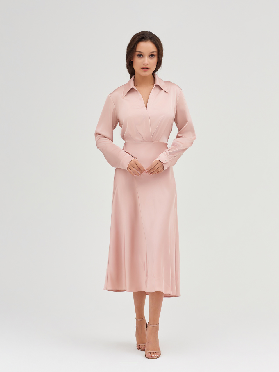 Розовое атласное платье-рубашка, 1
