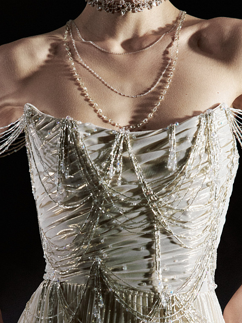 Золотистое платье-макси из шифона с вышивкой, 6