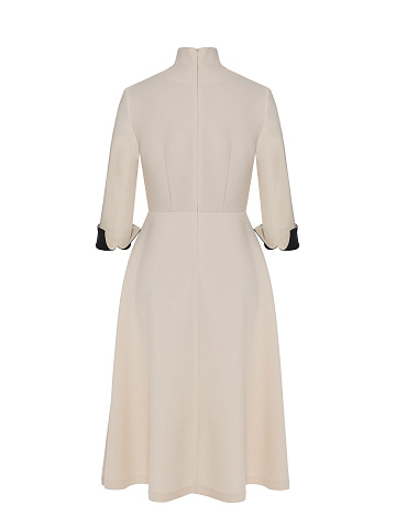 Молочное платье-миди с черным жемчугом , 2