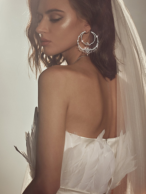 Хупсы из белого золота с бриллиантами круглой огранки и огранки «бриолет», 3