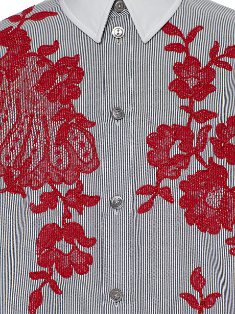 Серая рубашка в полоску с красным кружевом, 3