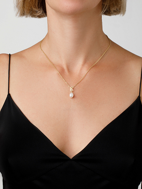 Колье из позолоченного серебра с кулоном с буквой E и жемчужиной, 2 Колье из позолоченного серебра с кулоном с буквой E и жемчужиной, 2