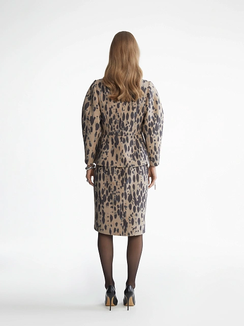 Бежевый костюм с леопардовым принтом и юбкой-мини, 5