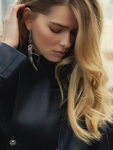 Серьги из черненого золота с перламутром и бриллиантами, 2 Серьги из черненого золота с перламутром и бриллиантами, 2