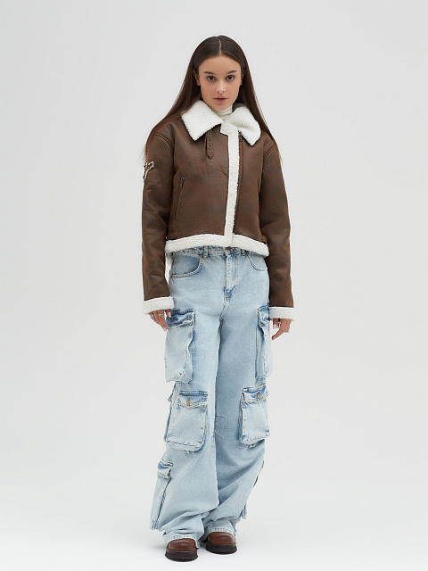 Коричневая укороченная дубленка из эко-меха, 2