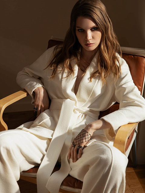 Молочный костюм-двойка из твида, 2