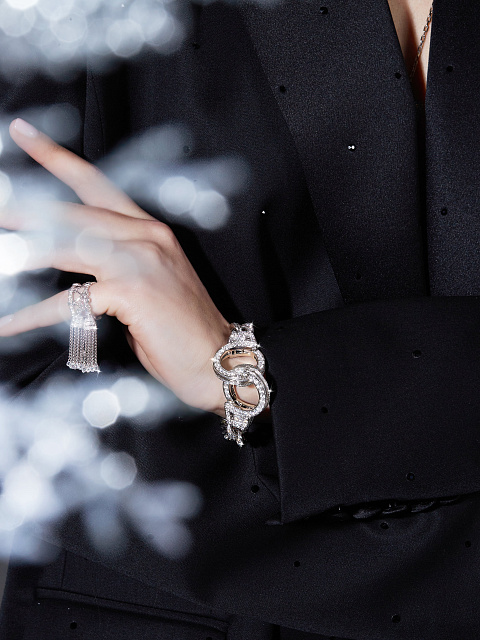 Кольцо-кисть из белого золота с бриллиантами, 12 Кольцо-кисть из белого золота с бриллиантами, 12