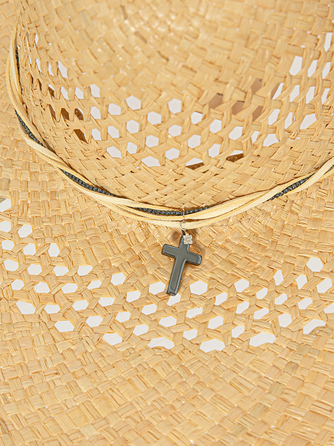 Соломенная шляпа с камнями и крестом, 4