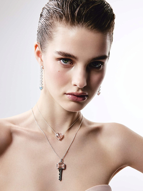 Колье из белого золота с морганитом в огранке «сердце», 2 Колье из белого золота с морганитом в огранке «сердце», 2