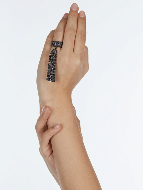 Кольцо-кисть из черненого золота с черными бриллиантами огранки «бриолет» и круглой огранки, 2 Кольцо-кисть из черненого золота с черными бриллиантами огранки «бриолет» и круглой огранки, 2