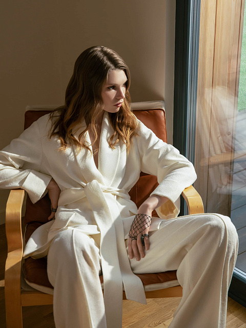 Молочный костюм-двойка из твида, 4