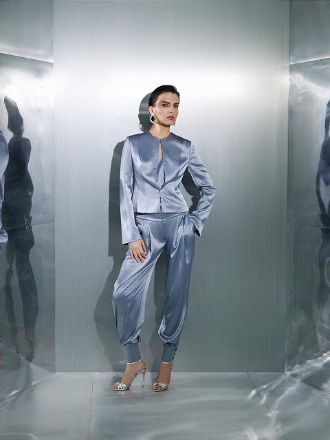 Шелковый костюм, 3