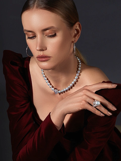 Колье из белого золота с бриллиантом огранки "Fantasy" и серым жемчугом, 5 Колье из белого золота с бриллиантом огранки "Fantasy" и серым жемчугом, 5