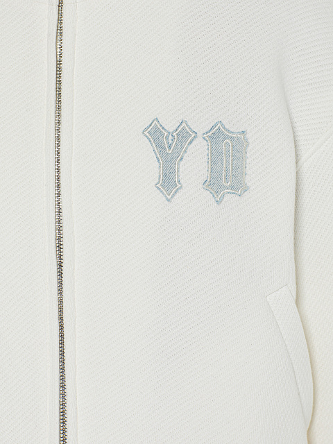 Белый трикотажный костюм с брюками-карго, 6