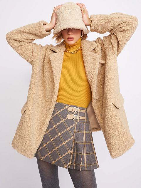 Бежевый жакет из эко-меха, 7