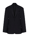 Жакет однобортный из черной ткани, широкие плечи, две шлицы