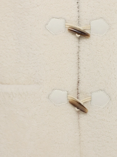 Белый объемный жилет из овчины, 3