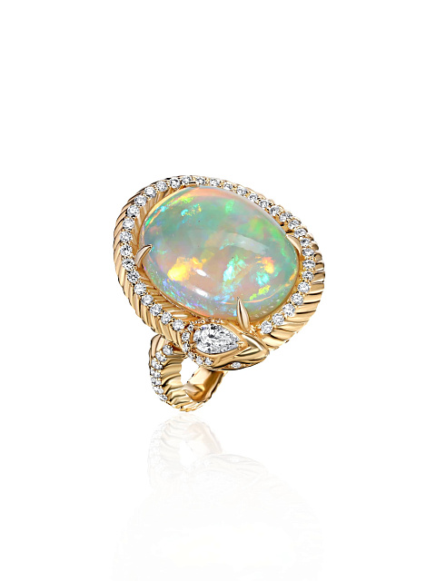 Кольцо из желтого золота с опалом и бриллиантами, 1 Кольцо из желтого золота с опалом и бриллиантами, 1