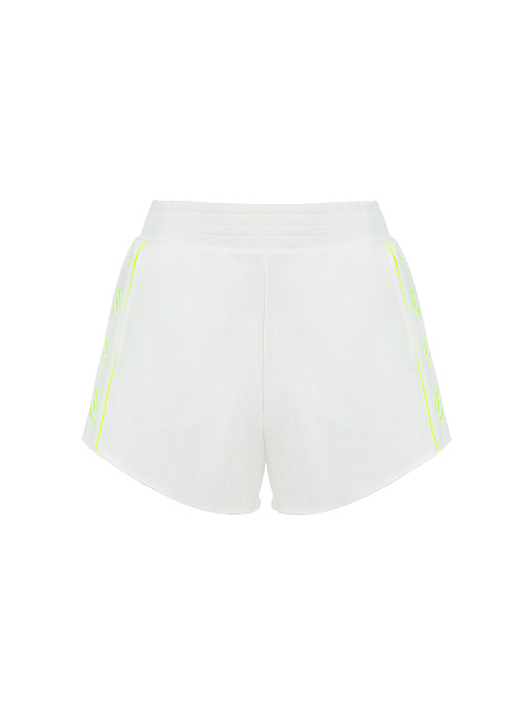 Белый трикотажный костюм с необработанными краями и желтой вышивкой, 3