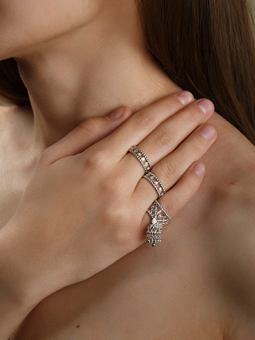 Кольцо из белого золота и бриллиантов круглой огранки, 2