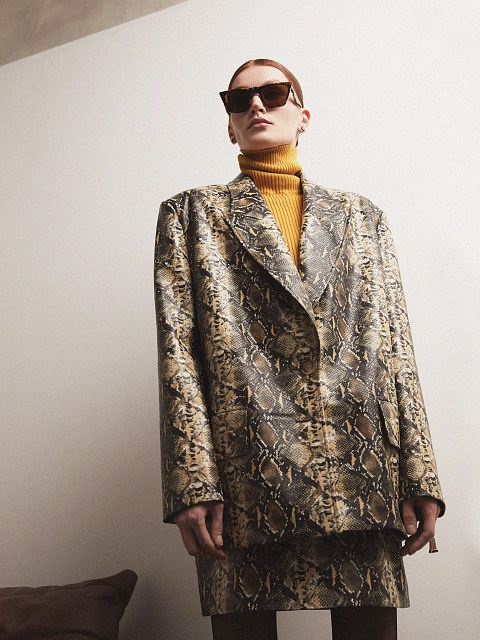 Бежевая юбка-мини из эко-кожи со змеиным принтом, 5 Бежевая юбка-мини из эко-кожи со змеиным принтом, 5