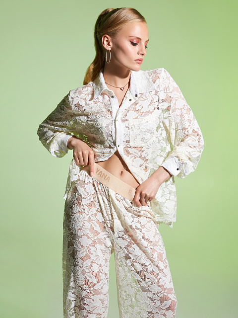 Молочно-белый кружевной костюм из рубашки и брюк, 7