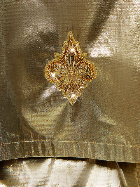 Золотистый двубортный тренч из шелка с люрексом, 3 Золотистый двубортный тренч из шелка с люрексом, 3