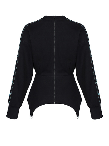 Черная толстовка с баской и серой вышивкой на рукавах, 2