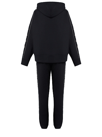 Черный трикотажный костюм с вышивкой в виде крестов, 2