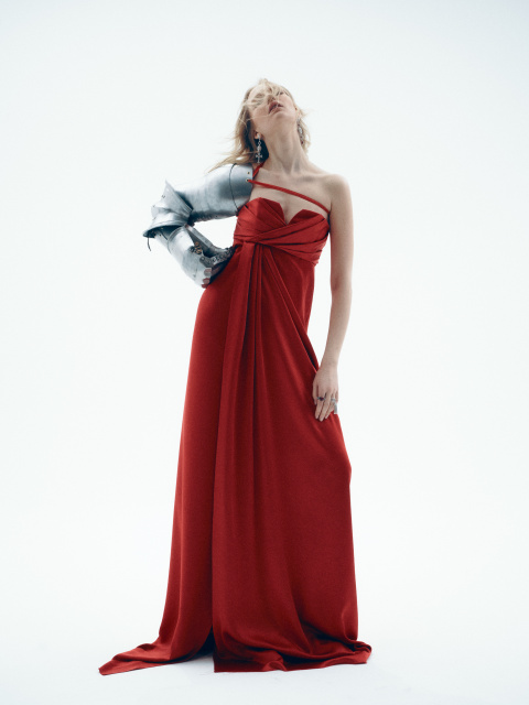 Красное платье-макси из шелка с драпировкой, 1