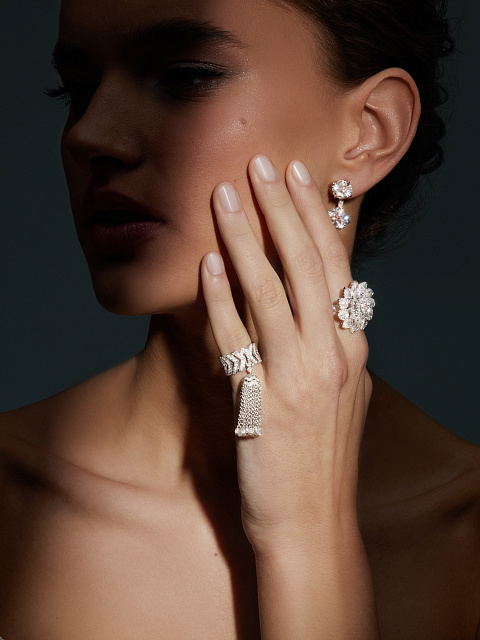 Кольцо-кисть из белого золота с бриллиантами, 3 Кольцо-кисть из белого золота с бриллиантами, 3