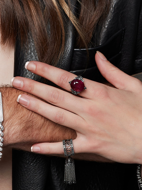 Кольцо-кисть из черненого золота с бриллиантами, 4