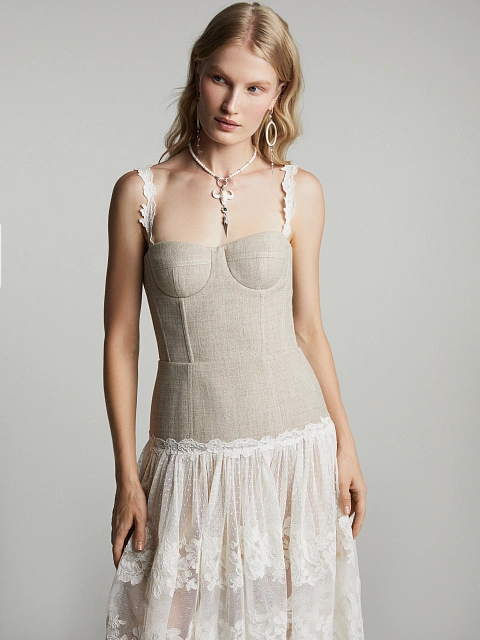 Бежевое платье-миди из льна и белого кружева, 5