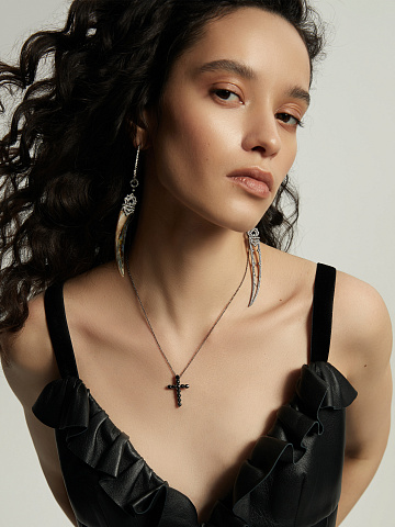 Колье с кулоном из черненого золота с черными бриллиантами, 2 Колье с кулоном из черненого золота с черными бриллиантами, 2