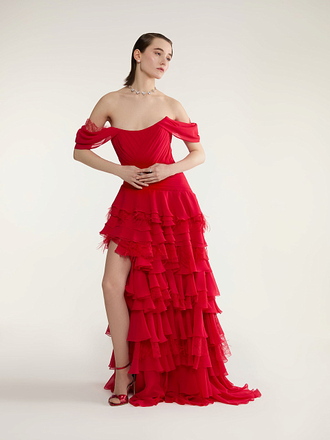 Красное платье-макси из шелка с кружевом и перьями, 4