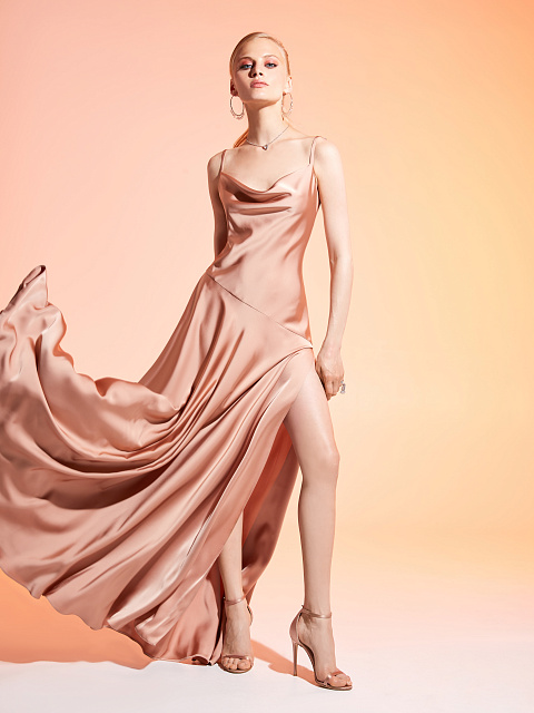 Бежевое атласное платье-макси, 5