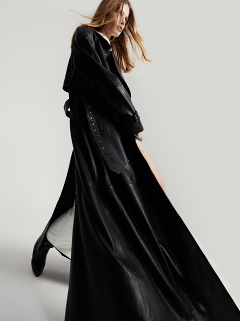 Черный двубортный тренч из фактурной кожи, 19