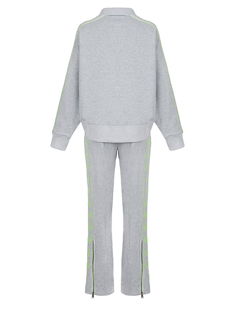 Серый костюм с укороченной толстовкой и неоново-зеленой вышивкой в виде лилий, 2