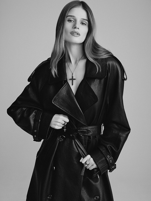 Черный двубортный тренч из фактурной кожи, 15