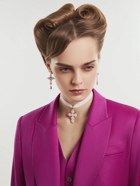 Серьги в виде крестов из розового золота с резным перламутром и аметистами, 2 Серьги в виде крестов из розового золота с резным перламутром и аметистами, 2