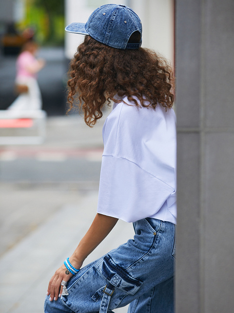 Темно-синяя джинсовая кепка с бежевой вышивкой, 6